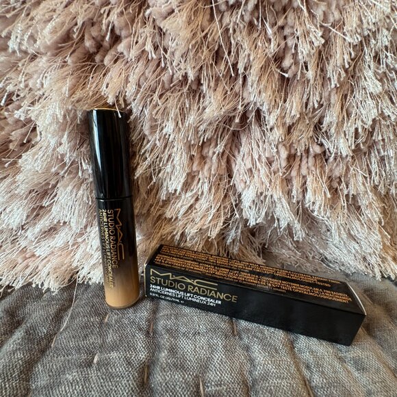 MAC Studio Radiance 24hr Luminous Lift Concealer NC30 - New in Box - Picture 6 of 6